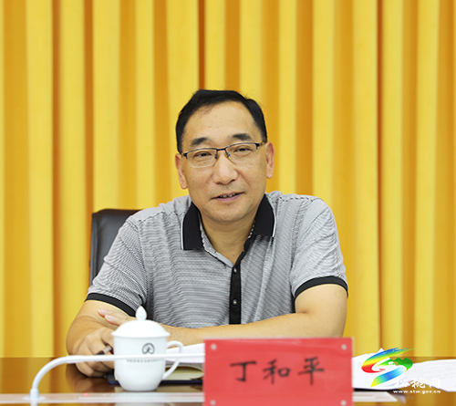 中共松桃苗族自治縣委全面深化改革委員會(huì)第八次會(huì)議召開