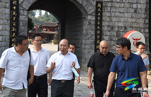 李榮來松桃督導(dǎo)檢查中秋國慶假期安全防范工作