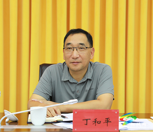 中共松桃苗族自治縣委2021年第28次常委會議召開