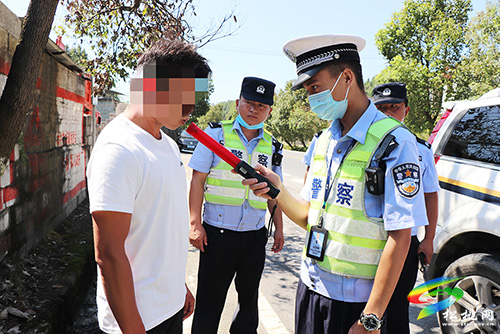 ​松桃交警大隊(duì)持續(xù)開(kāi)展中秋節(jié)期間交通違法行為集中整治