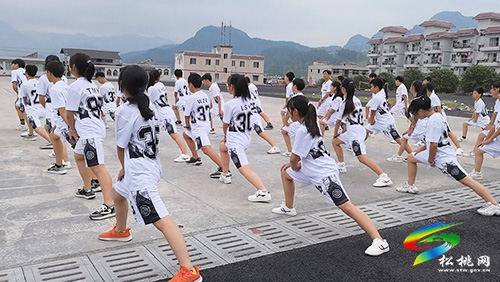 ​普覺(jué)鎮(zhèn)中學(xué)：15名行政人員一支教育筑夢(mèng)隊(duì)