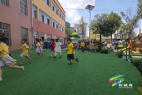 松桃第二幼兒園開(kāi)展反恐防暴應(yīng)急演練活動(dòng)