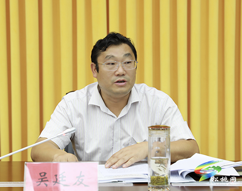 中共松桃苗族自治縣委理論學(xué)習(xí)中心組學(xué)習(xí)貫徹習(xí)近平總書記“七一”重要講話精神專題學(xué)習(xí)研討會(huì)召開