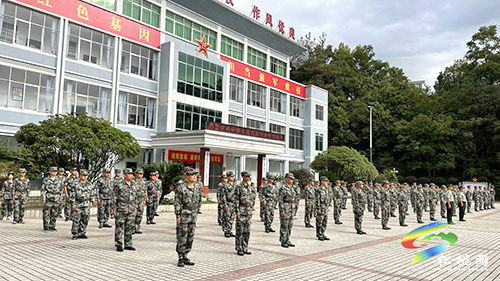 迎國慶升國旗 致敬偉大的祖國