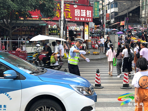 松桃交警：國慶“我”在崗“警”守護平安