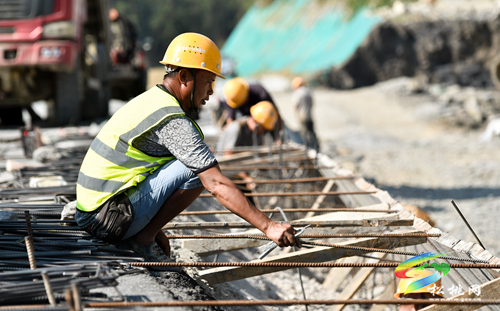 松桃：高速公路建設(shè)忙