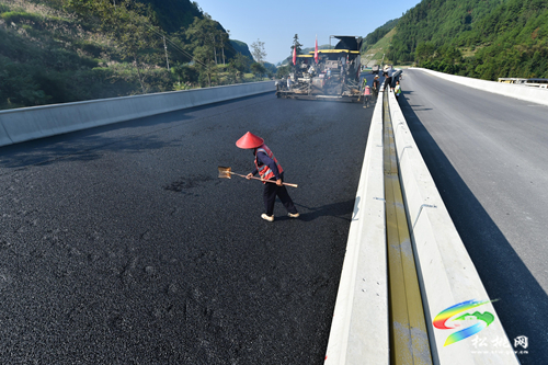 松桃：高速公路建設(shè)忙