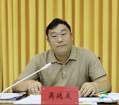 中共松桃苗族自治縣委2021年第30次常委會議召開