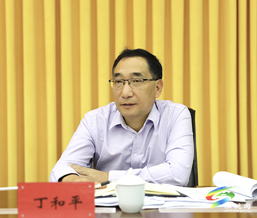 中共松桃苗族自治縣委2021年第30次常委會議召開