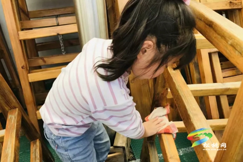 松桃第二幼兒園開展“勞動真快樂”“五一”勞動節(jié)活動