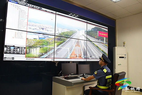 ​松桃開展行人違法進(jìn)入高速公路專項(xiàng)整治行動(dòng)