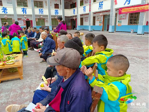 【網(wǎng)絡(luò)中國節(jié)·重陽】九九重陽節(jié)，濃濃敬老情”——孟溪幼兒園開展重陽節(jié)活動