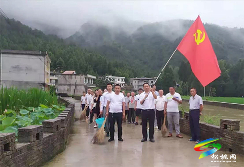 普覺鎮(zhèn)：立足崗位當(dāng)先鋒為民排憂解難題