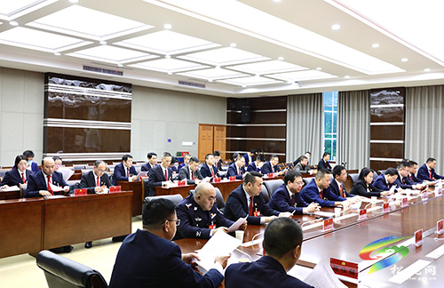 ​中國(guó)共產(chǎn)黨松桃苗族自治縣第十四次代表大會(huì)主席團(tuán)第五次會(huì)議召開