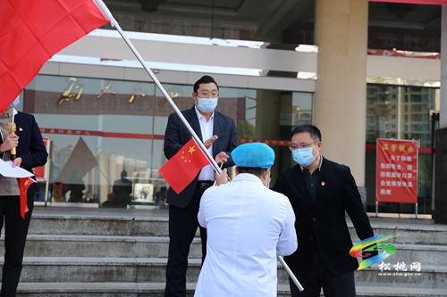松桃104名醫(yī)護人員馳援遵義