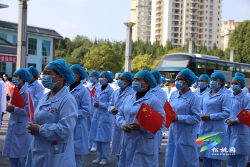 松桃104名醫(yī)護人員馳援遵義