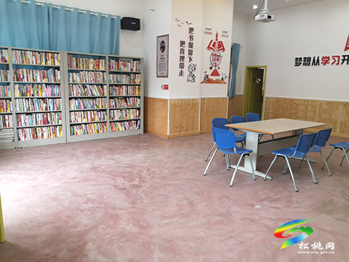 【奮斗百年路　啟航新征程】松桃為社區(qū)“四安家園”錦上添花