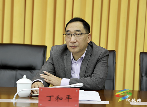 中共松桃苗族自治縣委2021年第32次常委會(huì)召開(kāi)