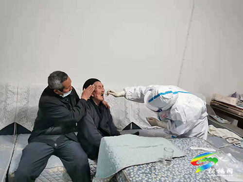 松桃人民醫(yī)院馳援遵義,致敬抗疫一線的醫(yī)務(wù)人員