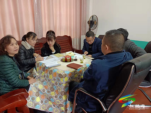 松桃教育局教研室到寨英鎮(zhèn)完小開展教學(xué)視導(dǎo)工作