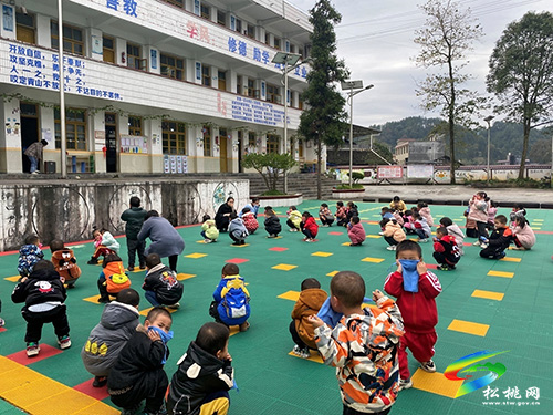 ​大路鎮(zhèn)第二幼兒園開展秋季學(xué)期消防應(yīng)急演練