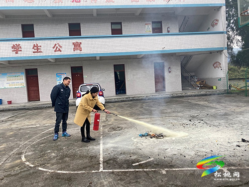 ​大路鎮(zhèn)第二幼兒園開展秋季學(xué)期消防應(yīng)急演練