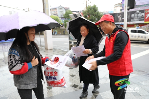 春奉獻(xiàn)公路 激情燃燒歲月