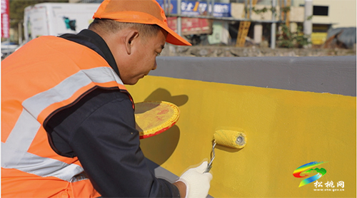 松桃公路管理段啟用新型材料 實(shí)現(xiàn)“兩升一降”