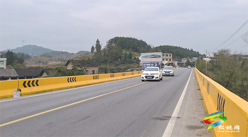 松桃公路管理段啟用新型材料 實(shí)現(xiàn)“兩升一降”