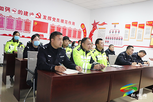 松桃交警大隊(duì)開展“落實(shí)消防責(zé)任防范安全風(fēng)險(xiǎn)”消防安全知識講座活動