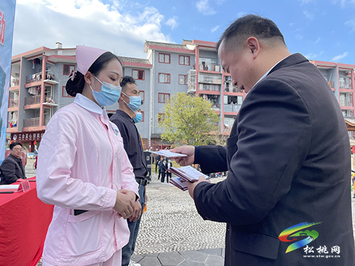 銅仁市“新就業(yè)形態(tài)勞動(dòng)者入會(huì)集中行動(dòng)”啟動(dòng)儀式舉行