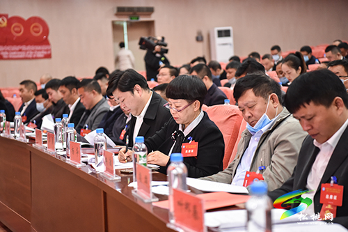 松桃苗族自治縣工商業(yè)聯(lián)合會(huì)（總商會(huì)）第十二次會(huì)員代表大會(huì)第一次全體會(huì)議開幕