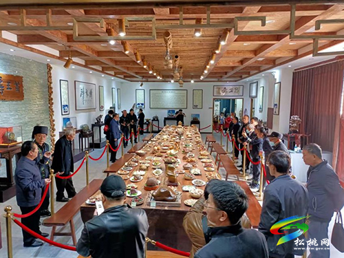 銅仁市2021年“侗族地區(qū)經(jīng)濟社會發(fā)展與民族團結(jié)進步”學術(shù)座談會成功召開