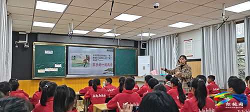 貴州省鄉(xiāng)村名師陳光富工作室與松桃名師楊秀明等工作室聯(lián)合開展教學(xué)研討活動(dòng)