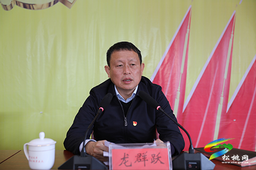 龍群躍到正大鎮(zhèn)長征村宣講黨的十九屆六中全會(huì)精神