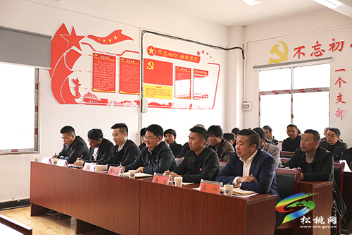 龍群躍到正大鎮(zhèn)長征村宣講黨的十九屆六中全會(huì)精神