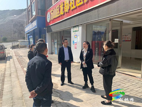 ​田筑玉到銅仁市跨區(qū)域易地扶貧搬遷松桃工作組萬山安置點調(diào)研