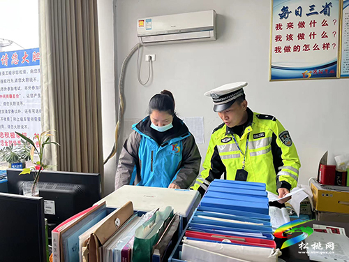 松桃交警到企業(yè)開展“零酒駕”宣傳活動