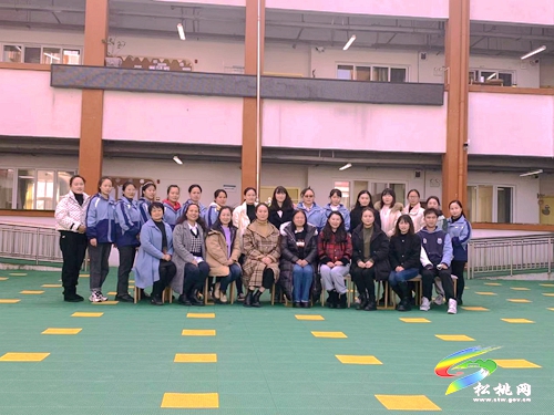 清鎮(zhèn)市機(jī)關(guān)幼兒園到松桃第四、第八幼兒園開展入園指導(dǎo)活動(dòng)