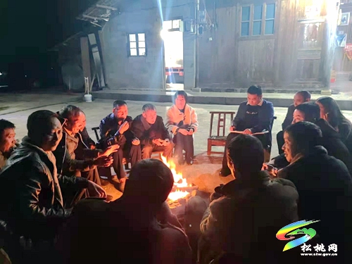 松桃鄉(xiāng)村振興工作隊秒變“全會精神”宣講隊