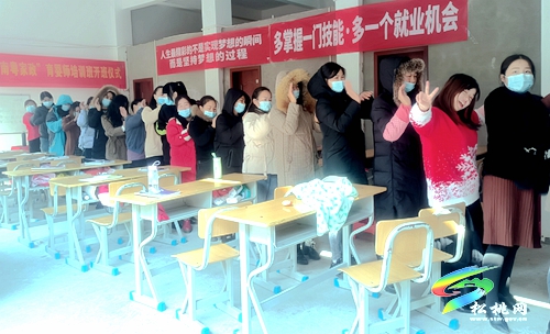松桃“點(diǎn)面結(jié)合”　寫(xiě)好就業(yè)文章