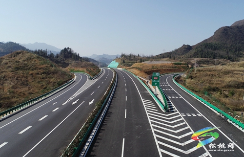 沿印松高速公路即將建成通車