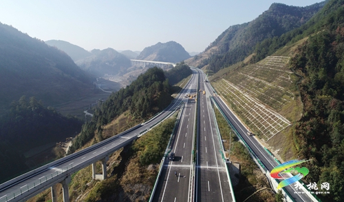 沿印松高速公路即將建成通車