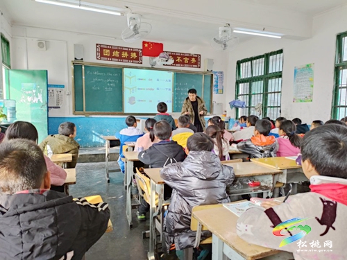 加強(qiáng)校際交流，引領(lǐng)教師成長(zhǎng)——寨英鎮(zhèn)鄧堡完小與江口縣怒溪鎮(zhèn)中心完小開(kāi)展校際交流活動(dòng)