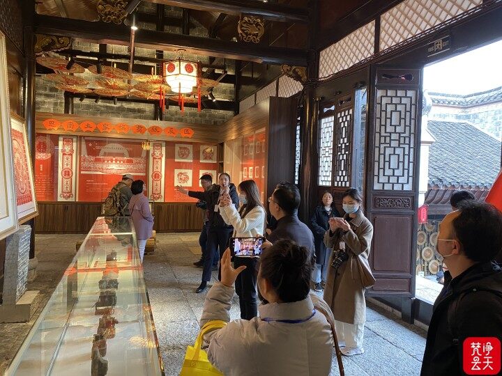 多家中央駐黔媒體和省市主流網(wǎng)絡(luò)媒體齊聚銅仁