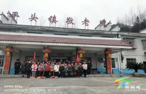 平頭鎮(zhèn)：建設(shè)大美苗鄉(xiāng)青春行“掃地抹屋”我先行