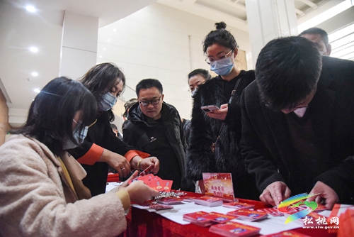 中國人民政治協(xié)商會(huì)議第十五屆松桃苗族自治縣委員會(huì)第一次會(huì)議與會(huì)人員陸續(xù)報(bào)到