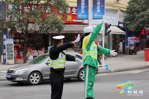 “小交警”體驗感受大責任