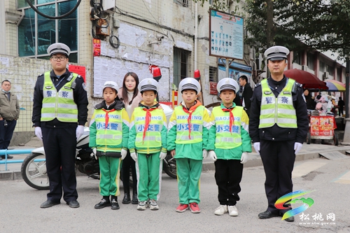 “小交警”體驗感受大責任