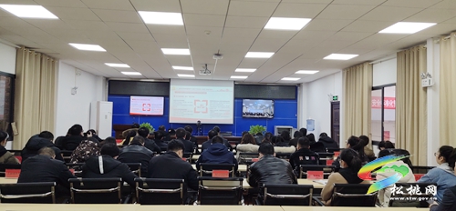 省委宣講團在銅作黨的十九屆六中全會和省委十二屆十次全會精神宣講報告視頻會在松桃引起強烈反響